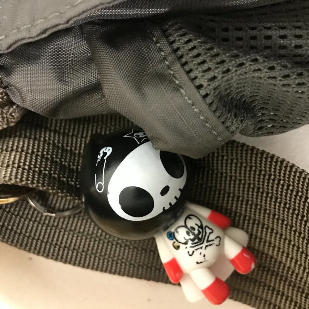Tokidoki olive khaki computer messenger bag gold leather heart keychain skull - Picture 2 of 16